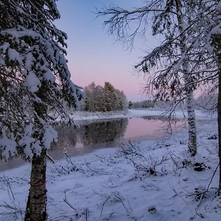 Vellamo Erakamppa, A Remote Cabin Деревянный коттедж *